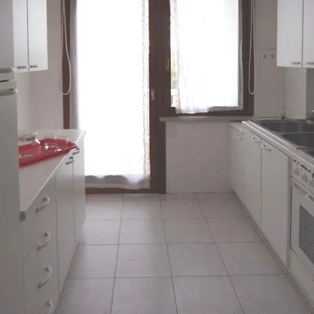 Apartments In Lignano Sabbiadoro 42741 アパート *